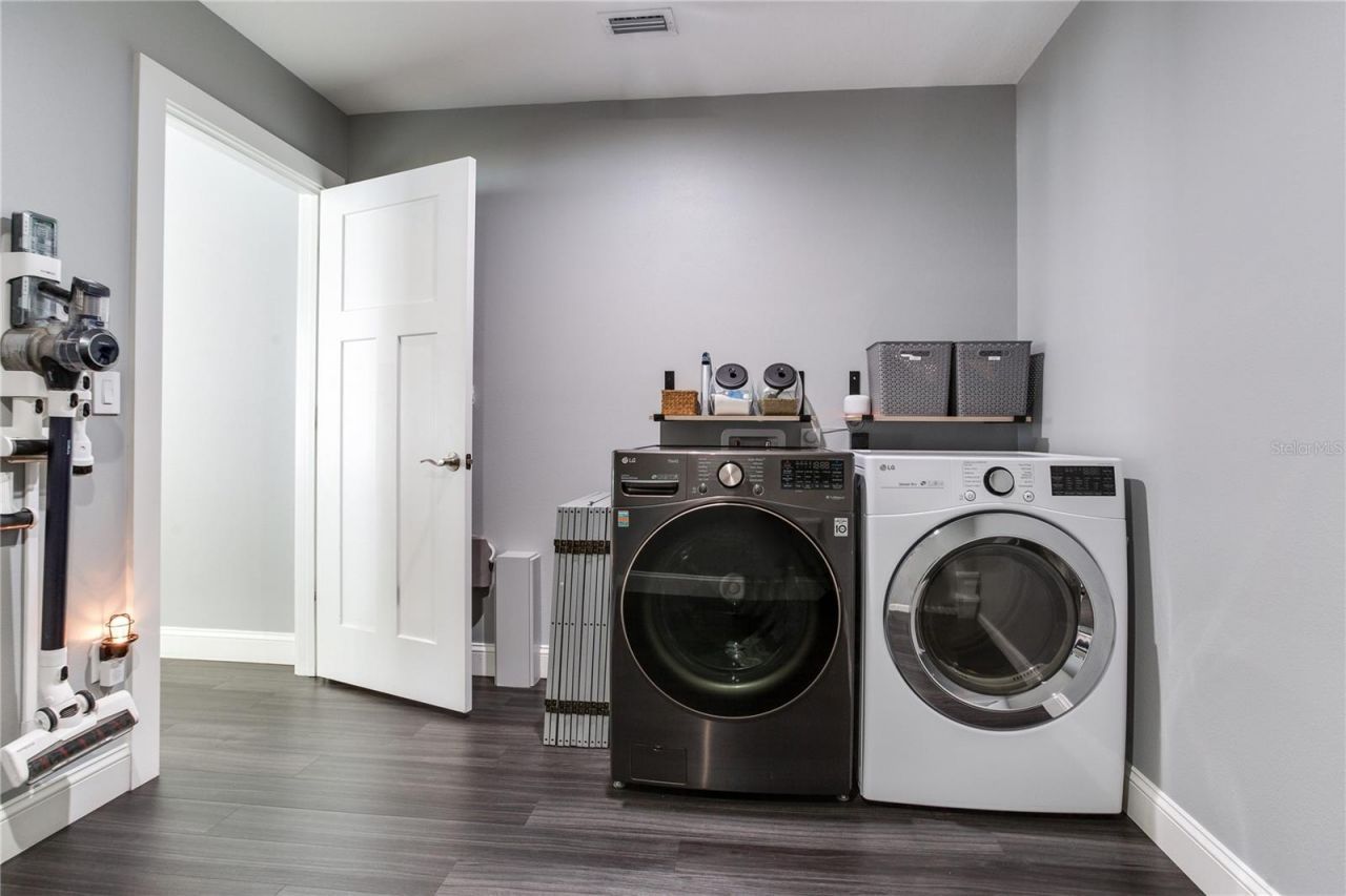 6688 30 Avenue N, Saint Petersburg, FL 33710 Photo