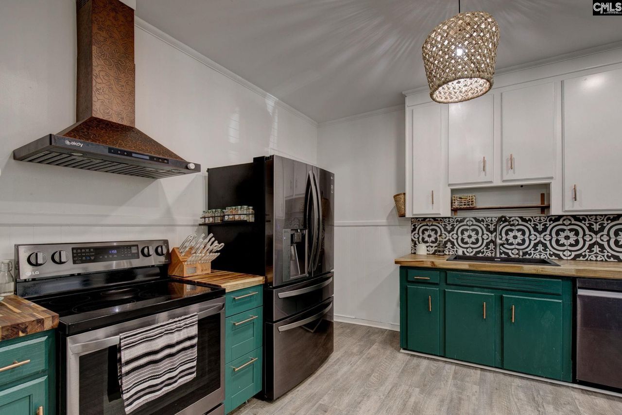 3715 Margrave Road  Photo 15