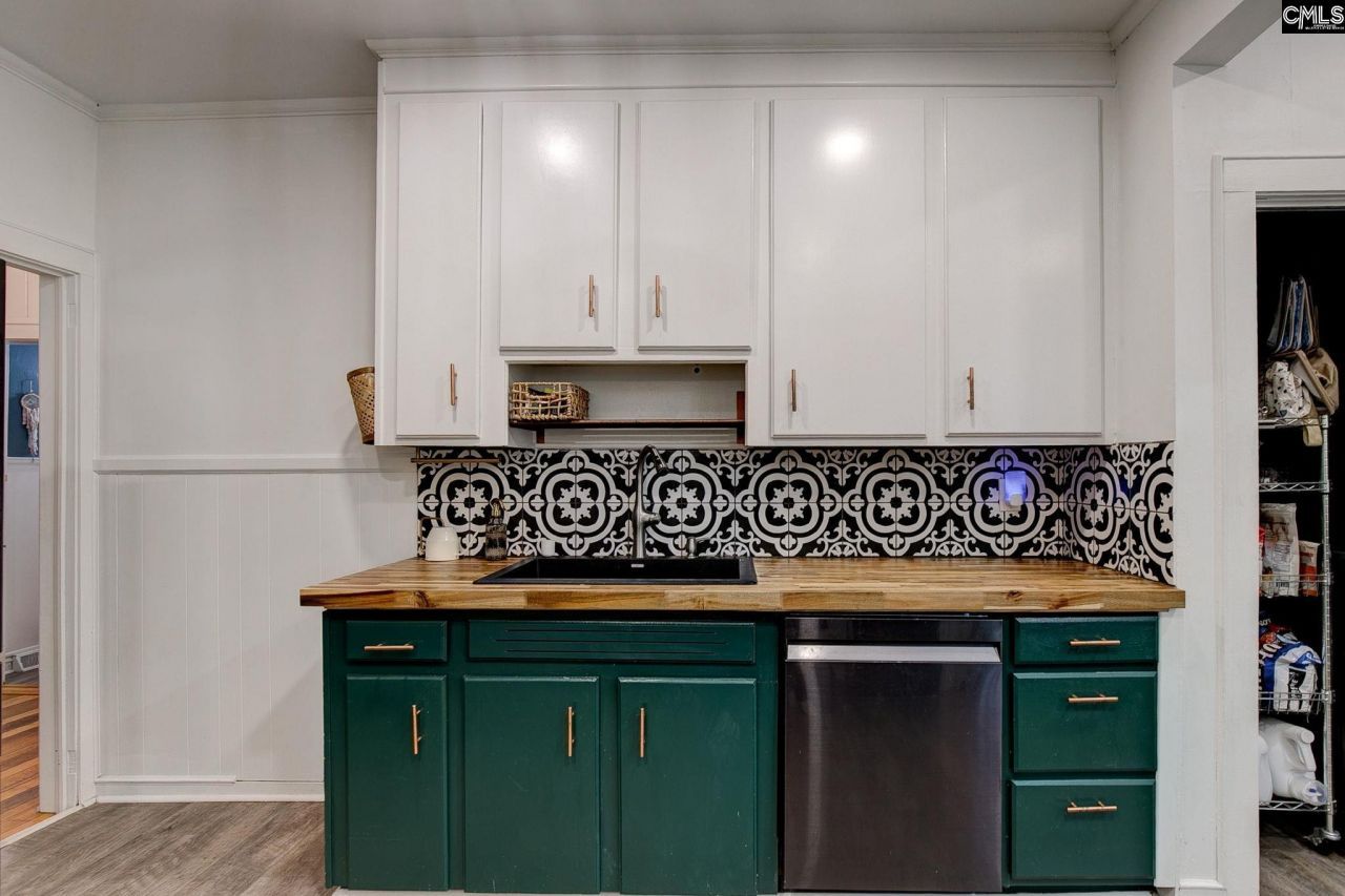 3715 Margrave Road  Photo 17