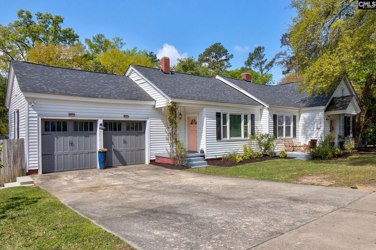 3715 Margrave Road  Photo 4