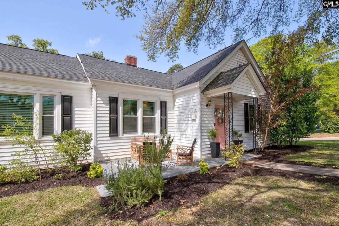 3715 Margrave Road  Photo 5