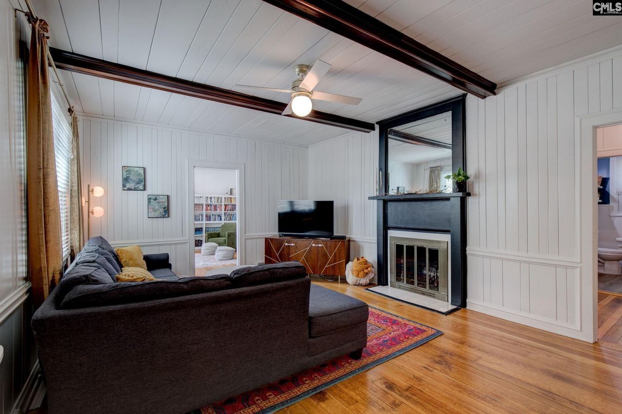 3715 Margrave Road  Photo 8