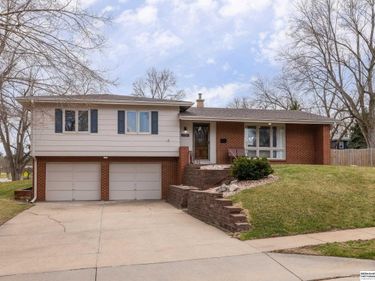 9605 Ruggles Street , Omaha, NE 68134