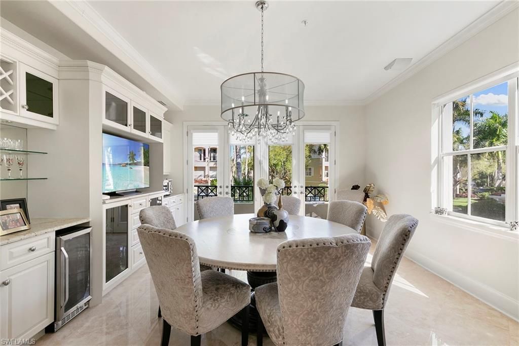 2642 Bolero Dr, Unit 5-2, Naples, FL 34109 Photo