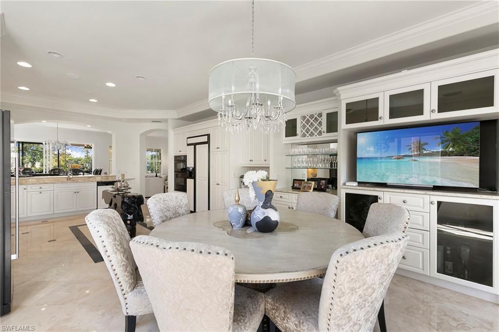 2642 Bolero Dr, Unit 5-2, Naples, FL 34109 Photo