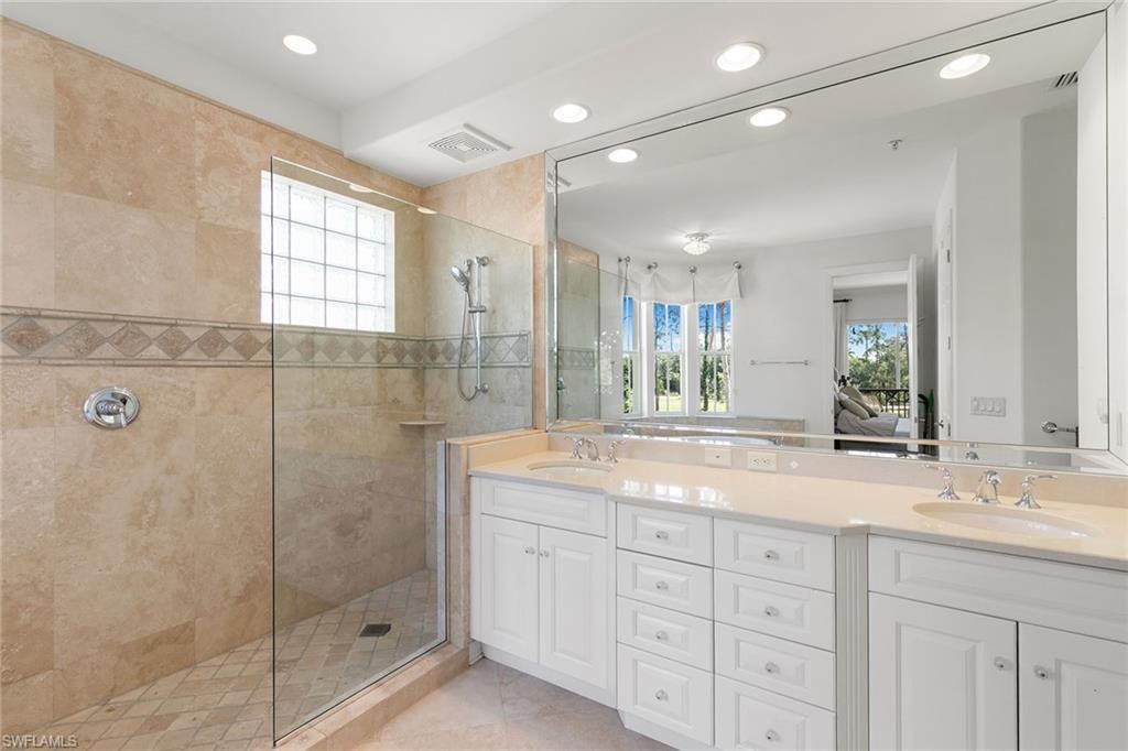 2642 Bolero Dr, Unit 5-2, Naples, FL 34109 Photo
