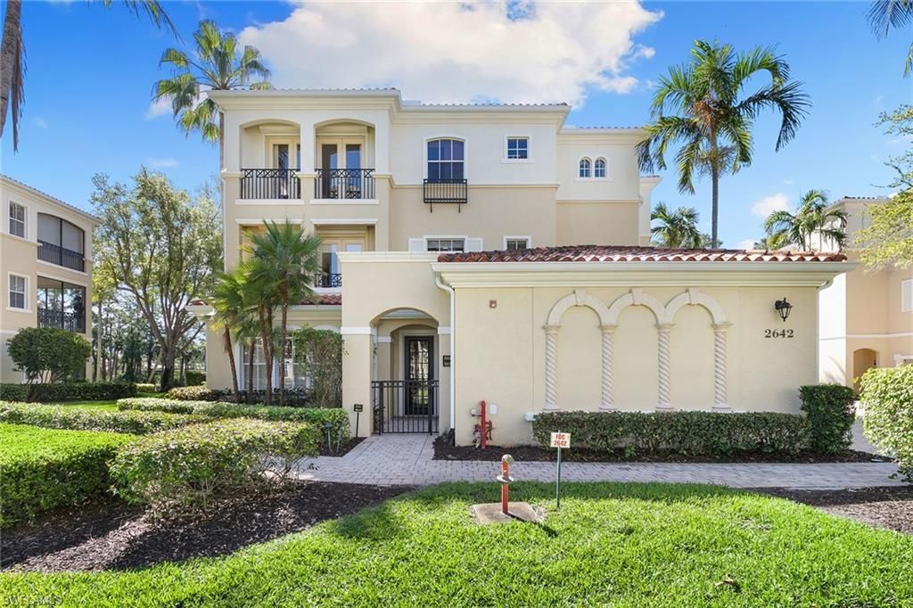 2642 Bolero Dr, Unit 5-2, Naples, FL 34109 Photo