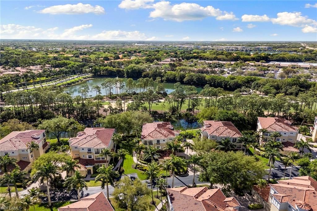 2642 Bolero Dr, Unit 5-2, Naples, FL 34109 Photo