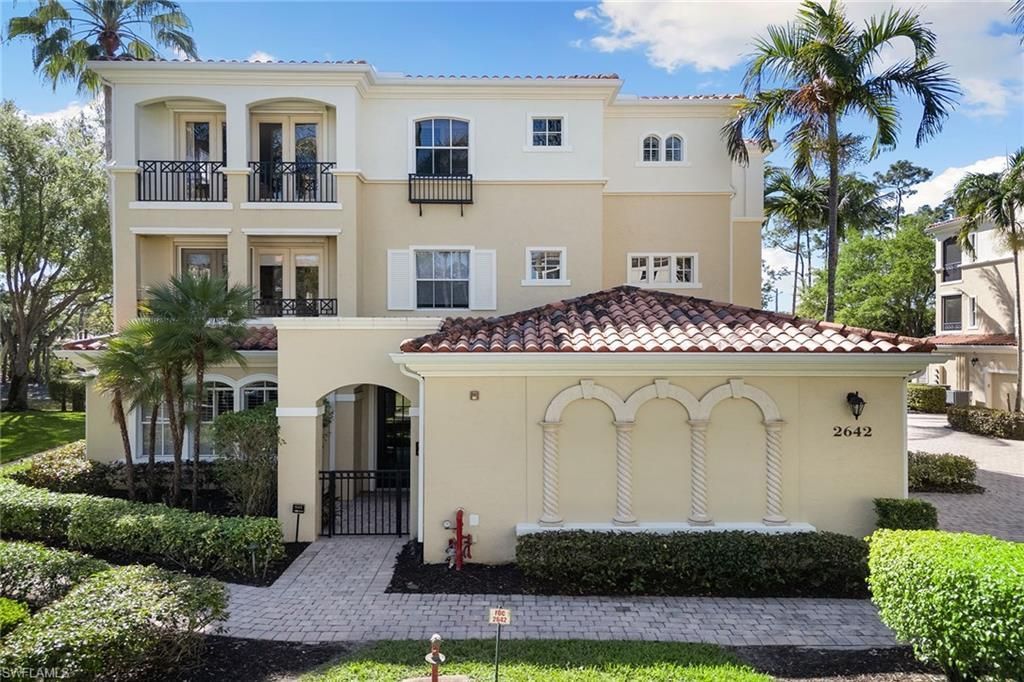 2642 Bolero Dr, Unit 5-2, Naples, FL 34109 Photo