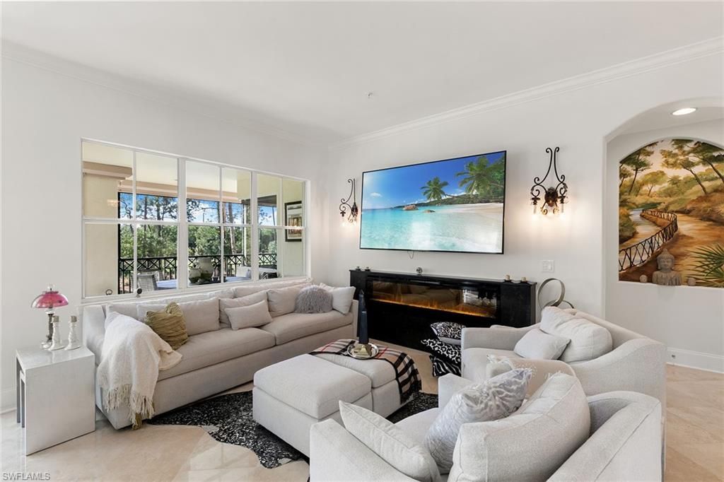 2642 Bolero Dr, Unit 5-2, Naples, FL 34109 Photo