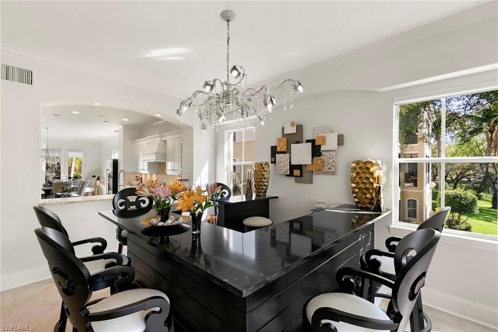 2642 Bolero Dr, Unit 5-2, Naples, FL 34109 Photo