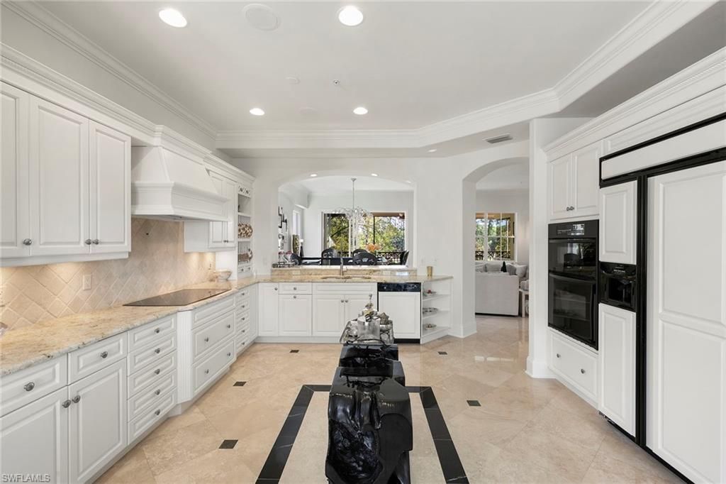 2642 Bolero Dr, Unit 5-2, Naples, FL 34109 Photo