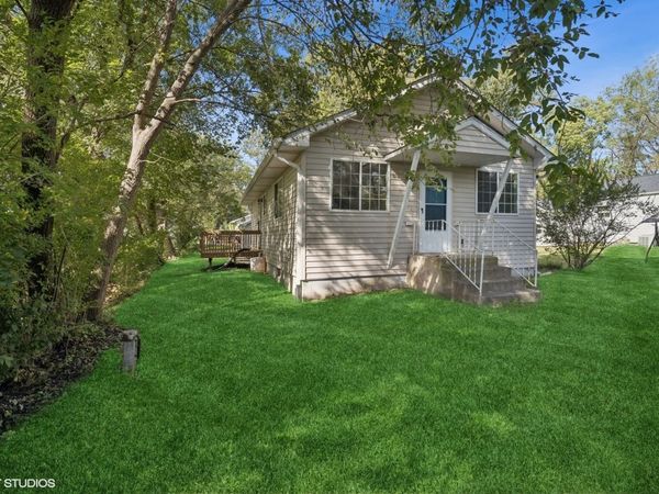 39477 N Hickory Avenue , Antioch, IL 60002