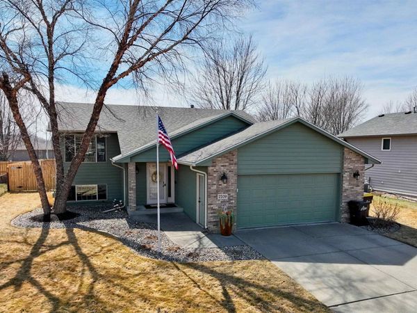 7209 Strabane St, Sioux Falls, SD 57106