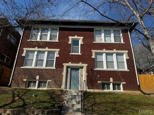 3215 Osceola Street , St Louis, MO 63111