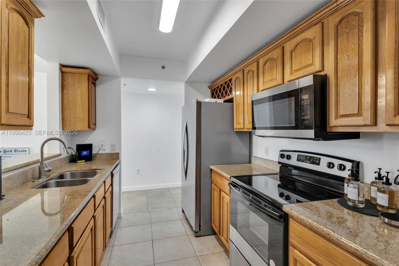 4242 NW 2nd St , Unit 807, Miami, FL 33126 Photo