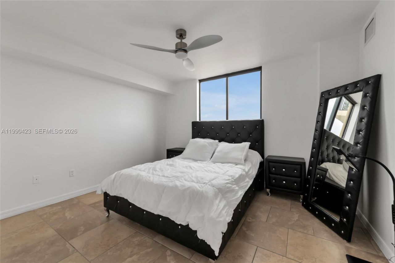 4242 NW 2nd St , Unit 807, Miami, FL 33126 Photo