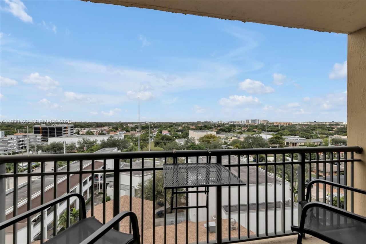 4242 NW 2nd St , Unit 807, Miami, FL 33126 Photo