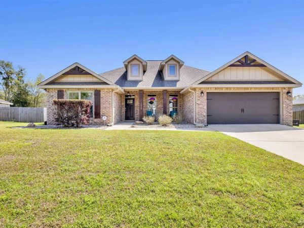 1626 Hollow Point Dr, Cantonment, FL 32533