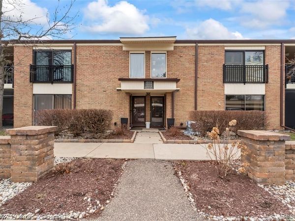 18220 University Park Drive, Livonia, MI 48152