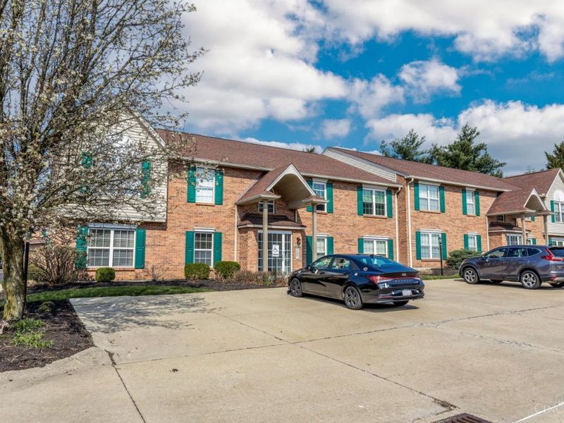 8790 Carrousel Park Circle, Unit 141, Colerain Township, OH 45251 Photo 2