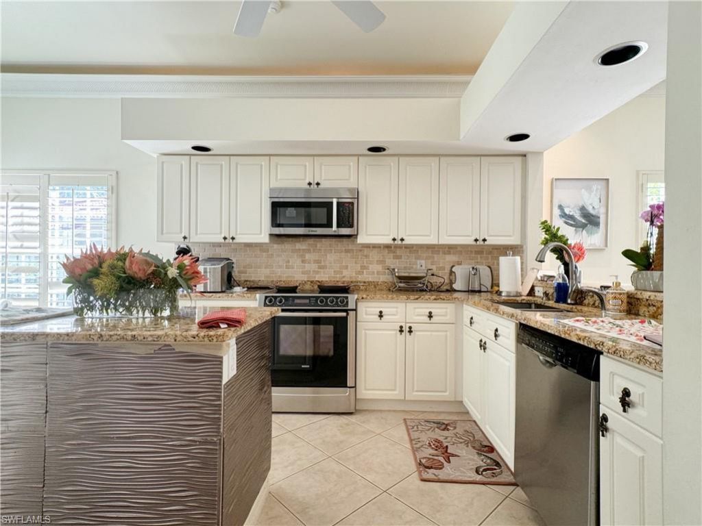 152 Napa Ridge Way, Naples, FL 34119 Photo