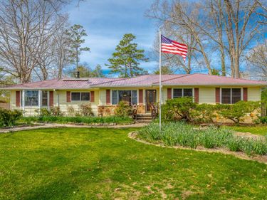 607 Carolina Avenue, Signal Mountain, TN 37377