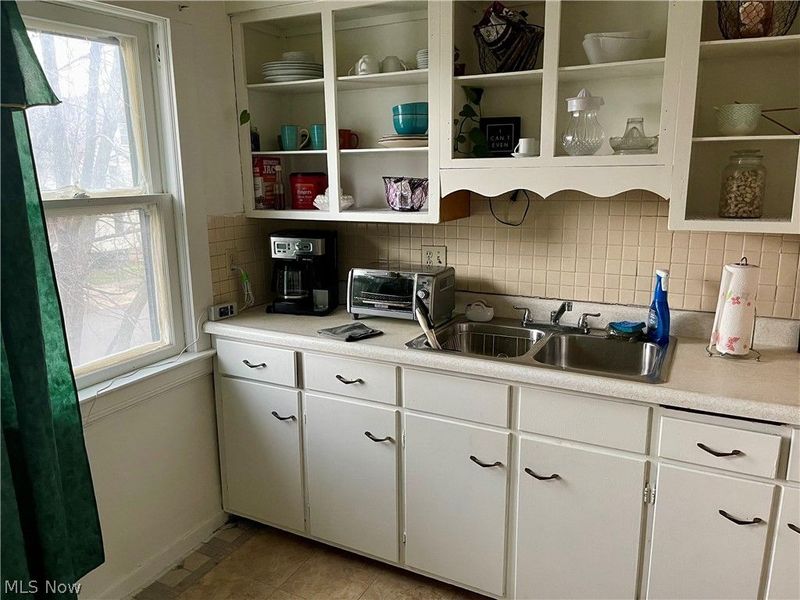 3284 West Boulevard, Cleveland, OH 44111 Photo 5