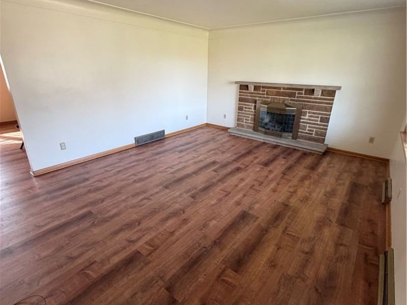 8615 Chesterton Drive, Poland, OH 44514 Photo 2