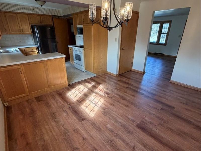 8615 Chesterton Drive, Poland, OH 44514 Photo 5