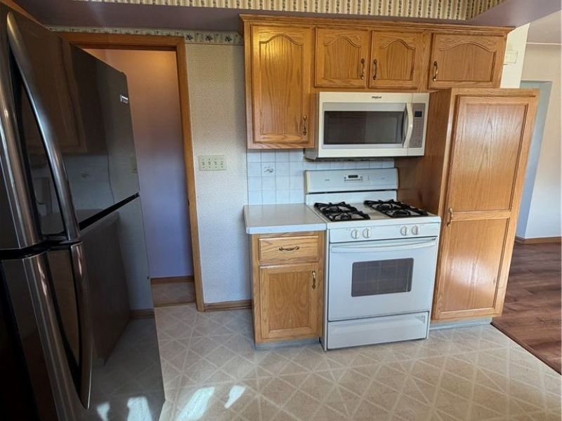 8615 Chesterton Drive, Poland, OH 44514 Photo 7