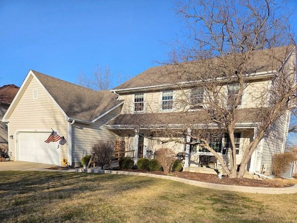 1020 Berkshire Court, Sycamore, IL 60178