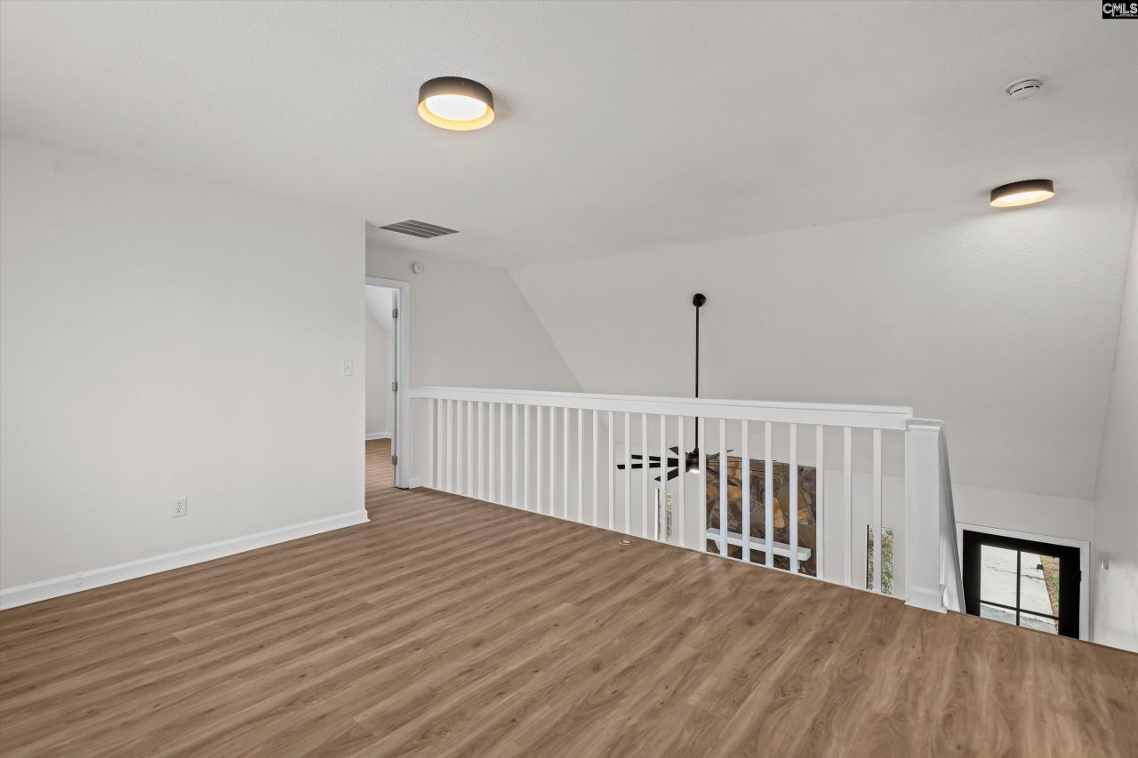 1 Pioneers Point Court  Photo 16