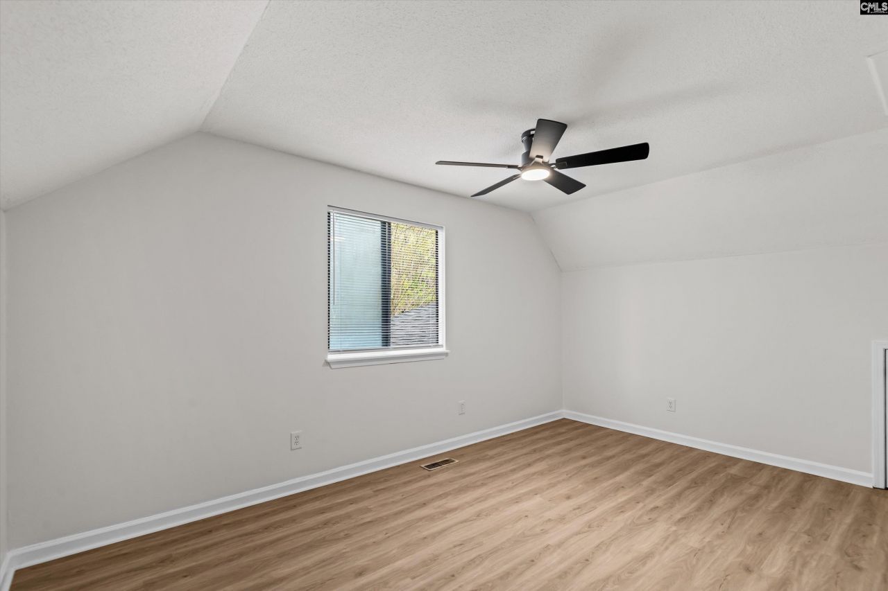 1 Pioneers Point Court  Photo 23