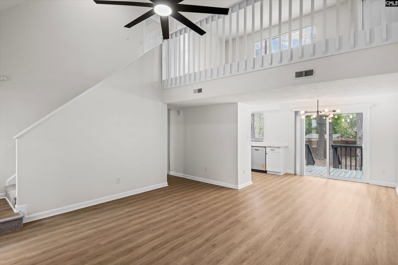 1 Pioneers Point Court  Photo 6