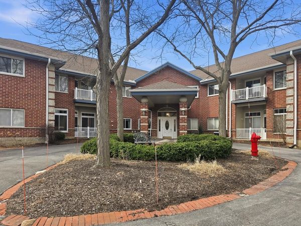 18125 W Wisconsin AVENUE, Unit 203, Brookfield, WI 53045