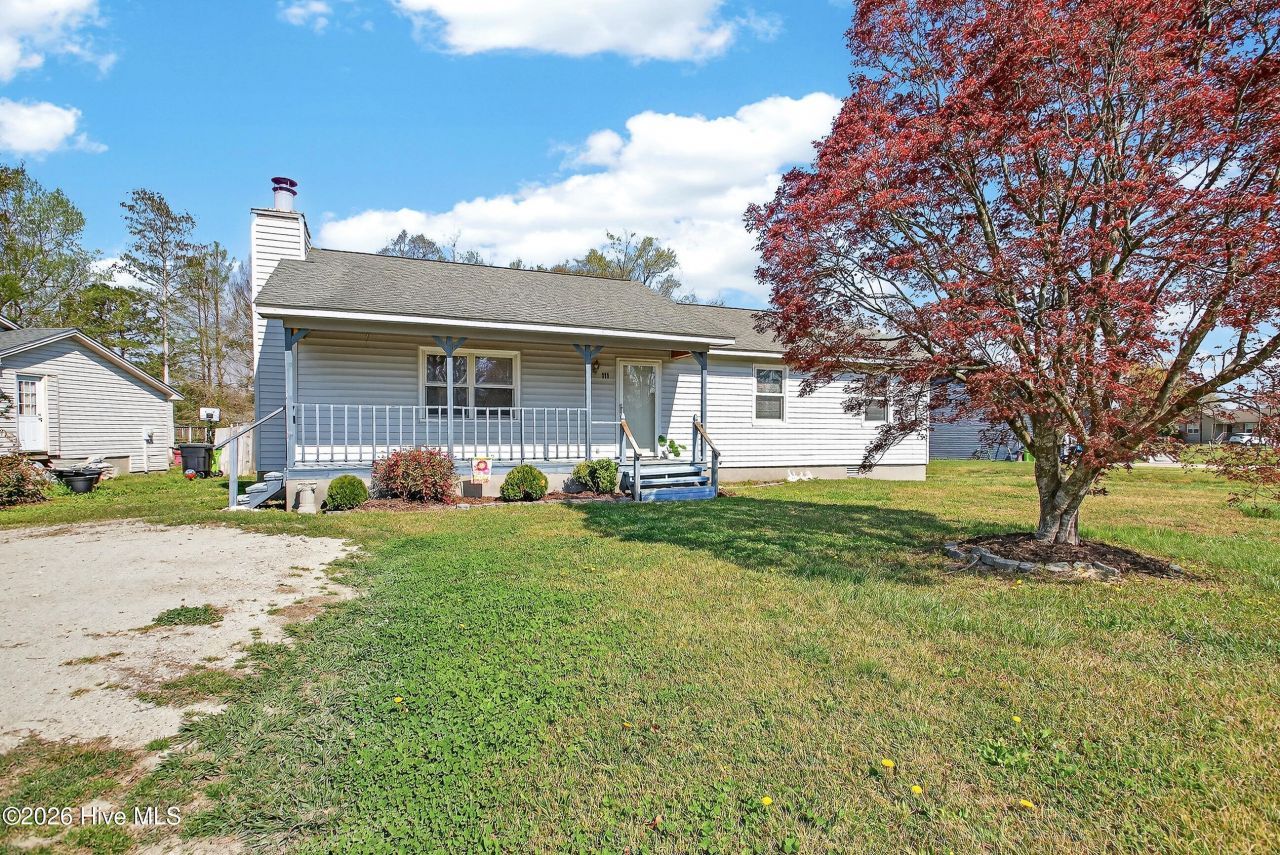 111 Little Lake Circle, New Bern, NC 28560 Main Photo
