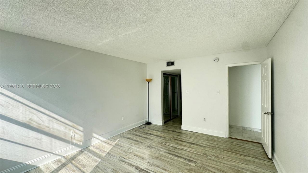 18061 Biscayne Blvd , Unit 1203, Aventura, FL 33160 Photo