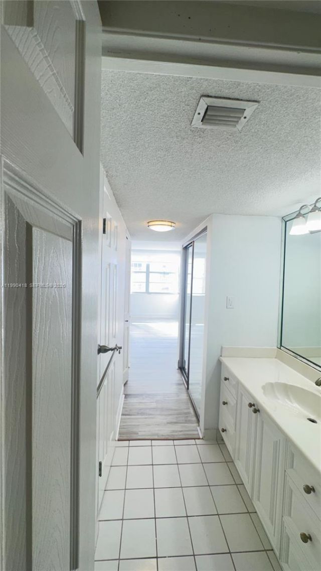 18061 Biscayne Blvd , Unit 1203, Aventura, FL 33160 Photo