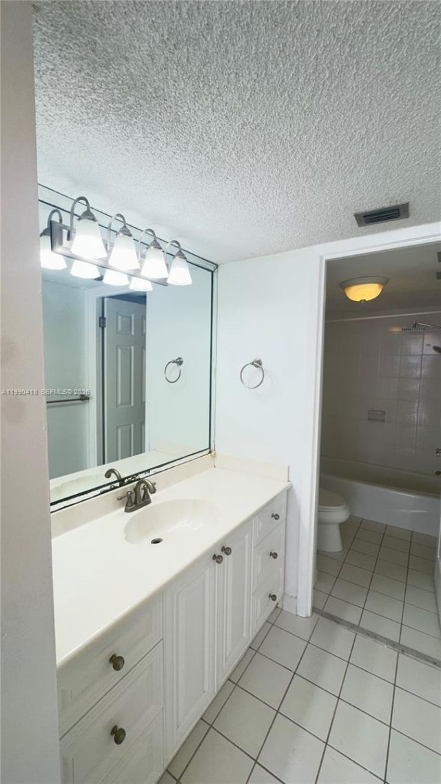 18061 Biscayne Blvd , Unit 1203, Aventura, FL 33160 Photo