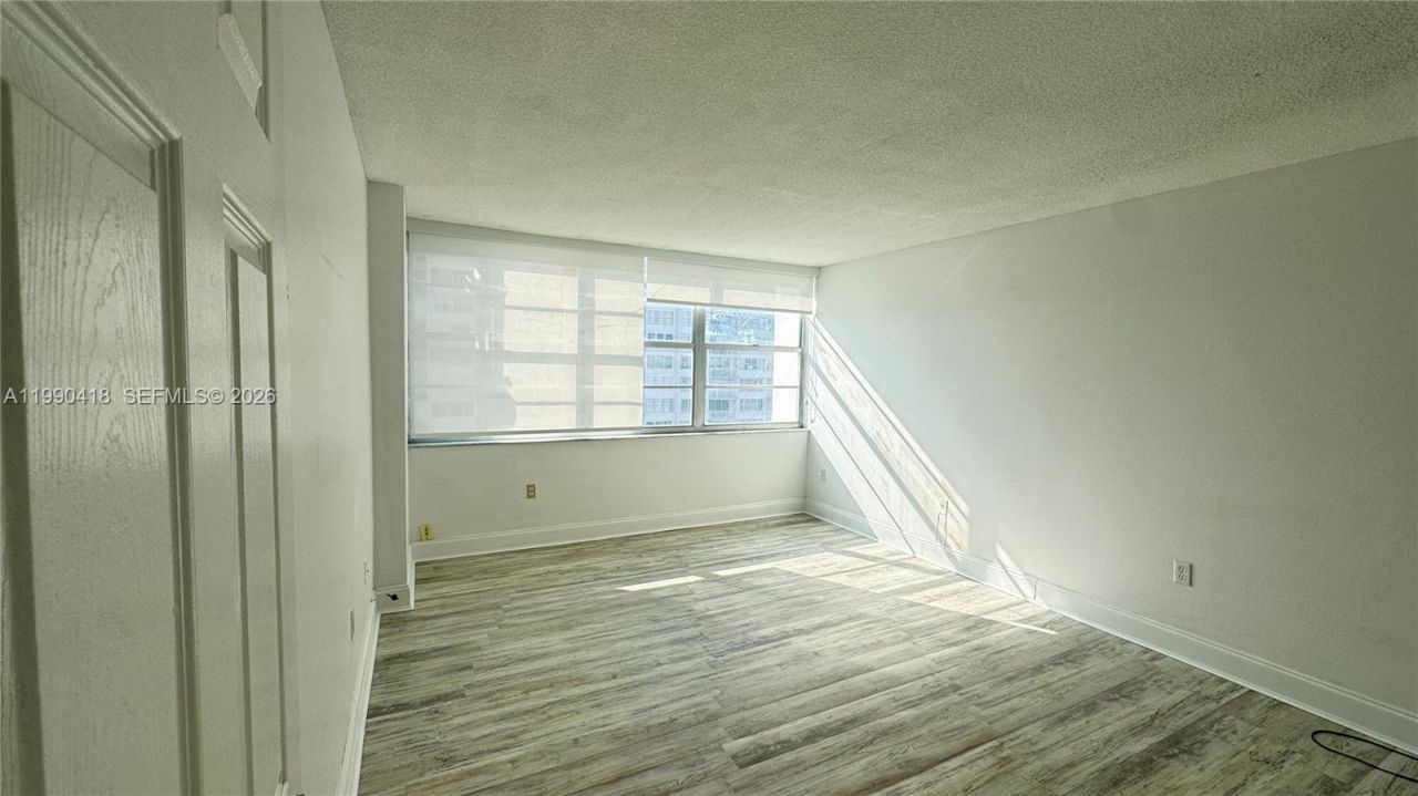 18061 Biscayne Blvd , Unit 1203, Aventura, FL 33160 Photo