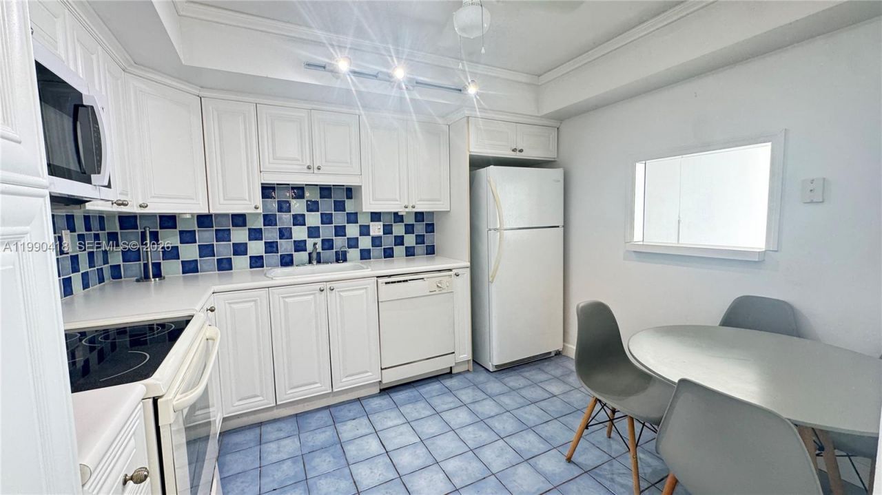 18061 Biscayne Blvd , Unit 1203, Aventura, FL 33160 Photo