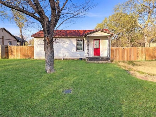 823 Clyde Street, White Settlement, TX 76108