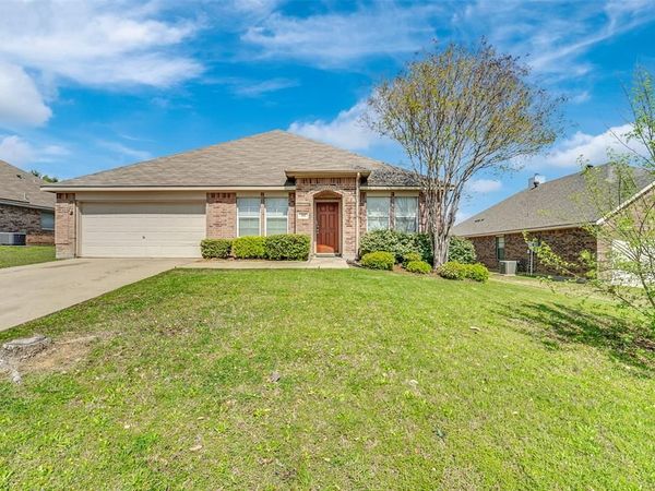 305 Woodridge Drive , Oak Point, TX 75068