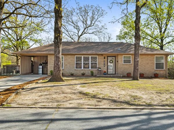 3818 Lakeview Road, North Little Rock, AR 72116
