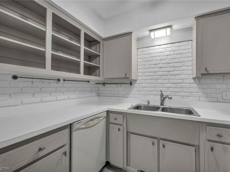 15 Meadowlawn Drive, Unit 9, Mentor, OH 44060 Photo 20