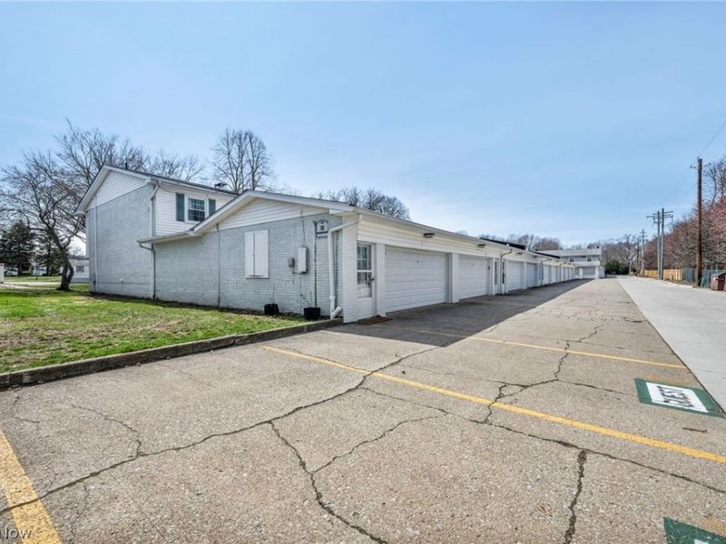 15 Meadowlawn Drive, Unit 9, Mentor, OH 44060 Photo 42