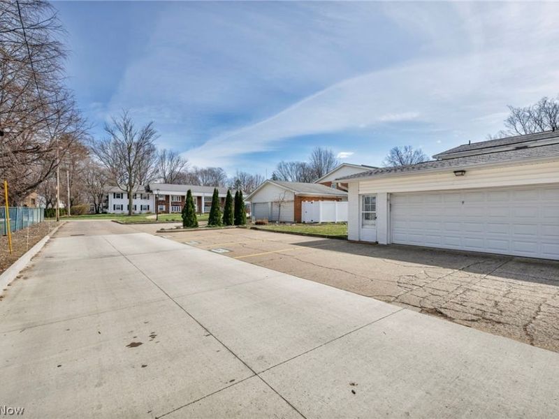 15 Meadowlawn Drive, Unit 9, Mentor, OH 44060 Photo 44