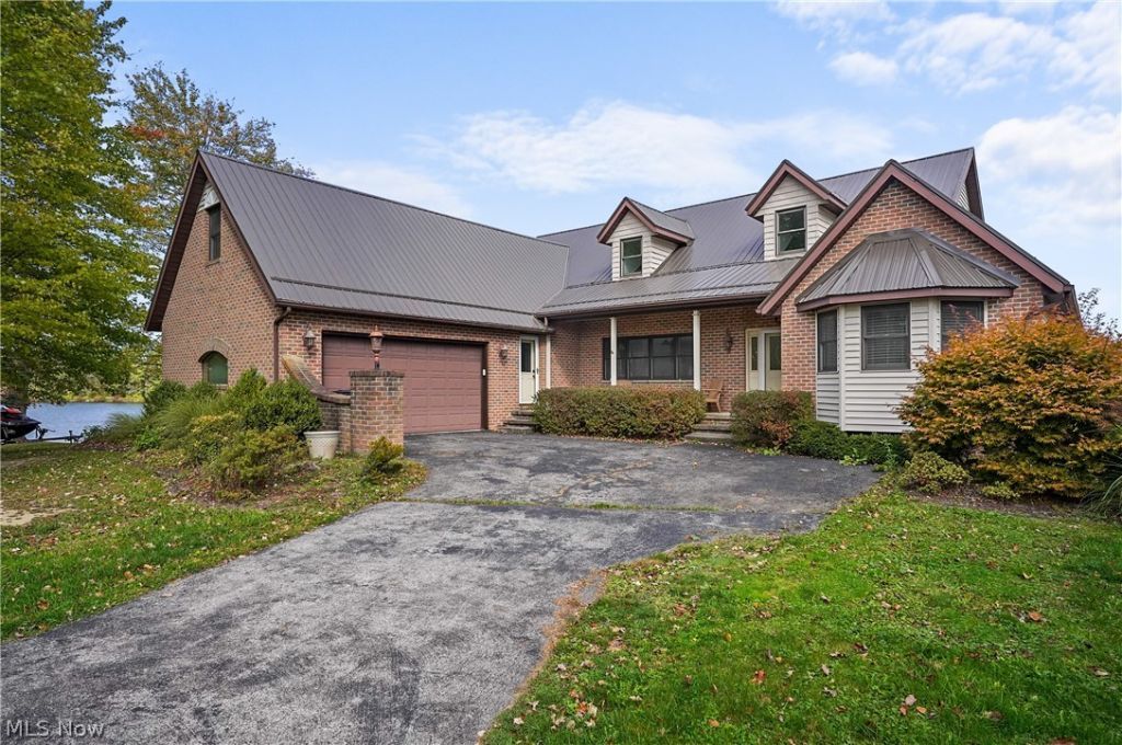 410 Geneva Point, Roaming Shores, OH 44084 Main Photo