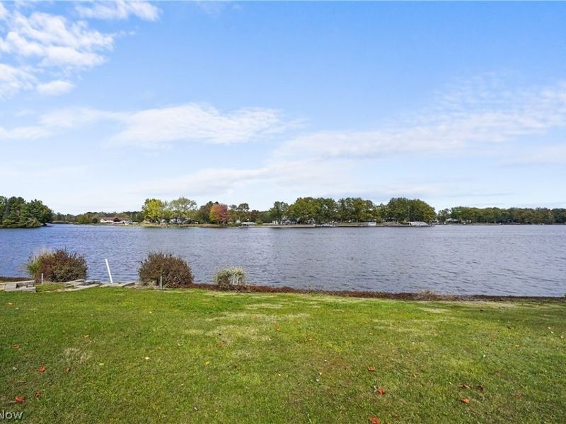 410 Geneva Point, Roaming Shores, OH 44084 Photo 3